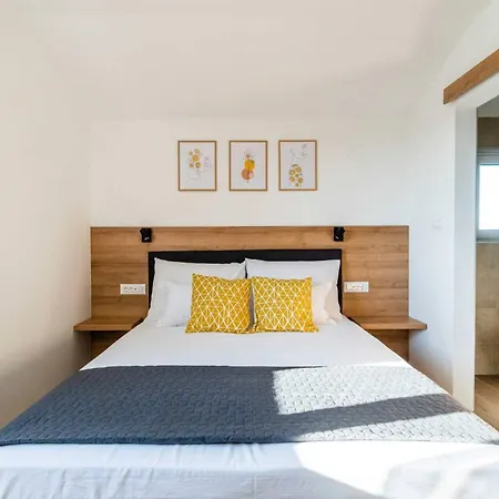 Semesterbostad My Dalmatia - Authentic Storia With Private Heated Pool Velika Cista (Sibenik-Knin)