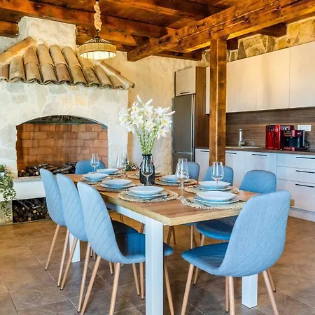 My Dalmatia - Authentic Storia With Private Heated Pool Hébergement de vacances Velika Cista (Sibenik-Knin)