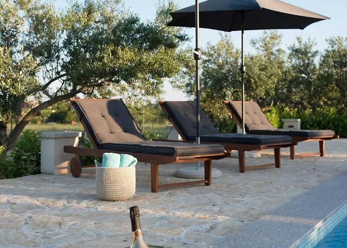 Nyaraló My Dalmatia - Authentic Storia With Private Heated Pool