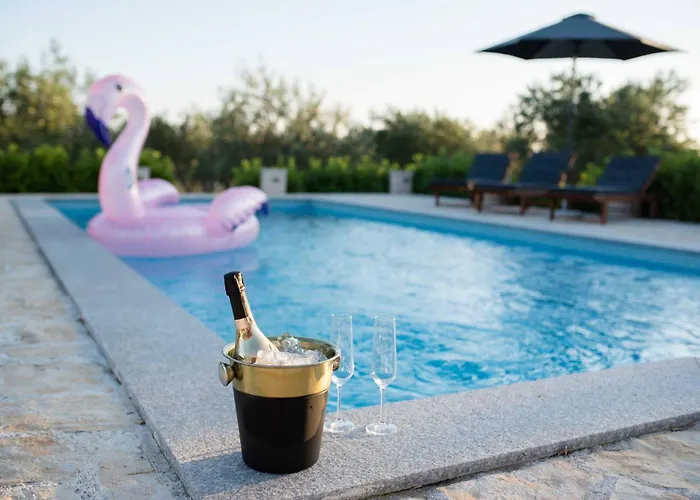 Vakantiehuis My Dalmatia - Authentic Storia With Private Heated Pool Velika Cista (Sibenik-Knin)